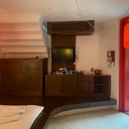 Mo Rooms-2