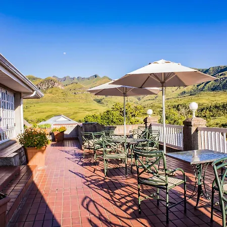 Cathedral Peak Hotel-2