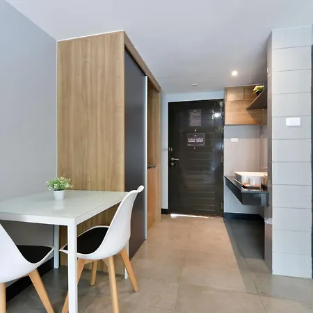 Raweewan Residence Hotel-3