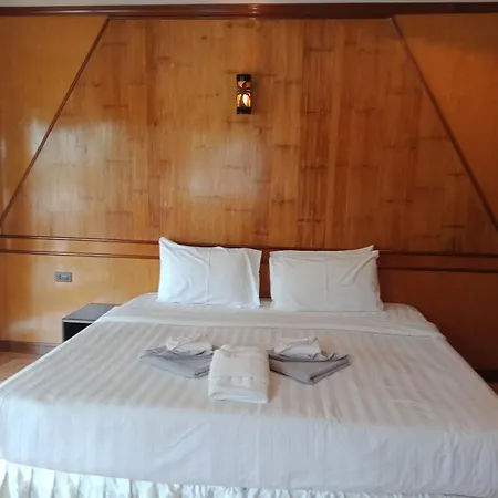 Bow Thong Beach Resort-2