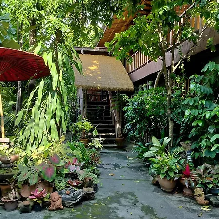 Oldy De Garden-2