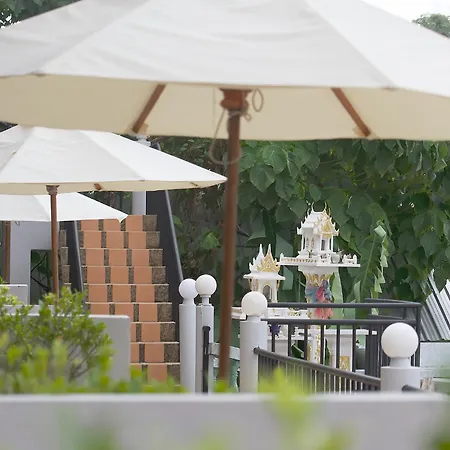 Two Chefs Inn-2