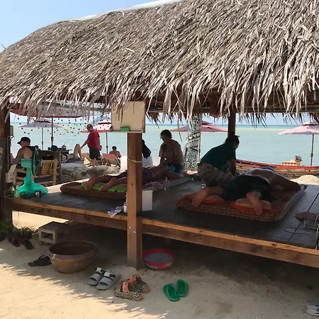 Castaway Beach Bungalows-3