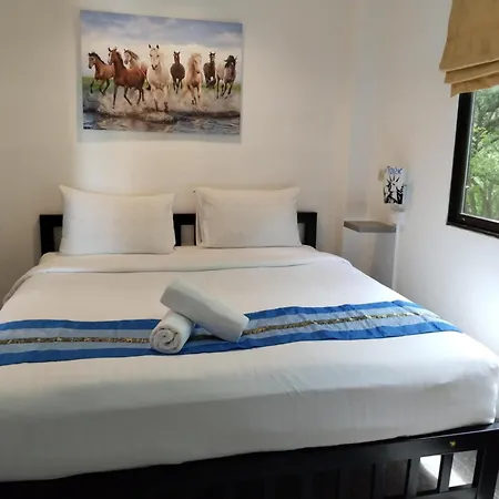 Phratamnak Inn Hotel & Guesthouse - 100 Mtr From The Beach-3