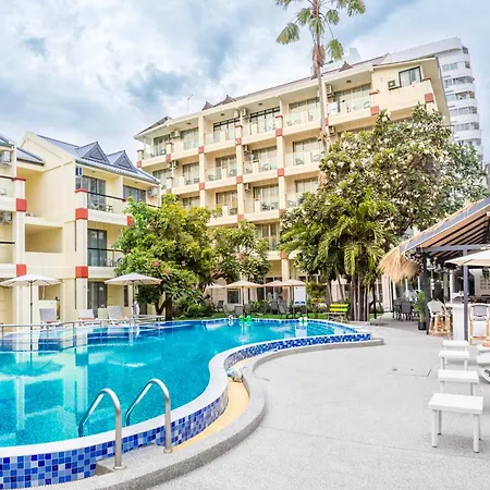 Mermaid Beach Resort - 100M To Beach, Saltwater Pool & Beergarden-3