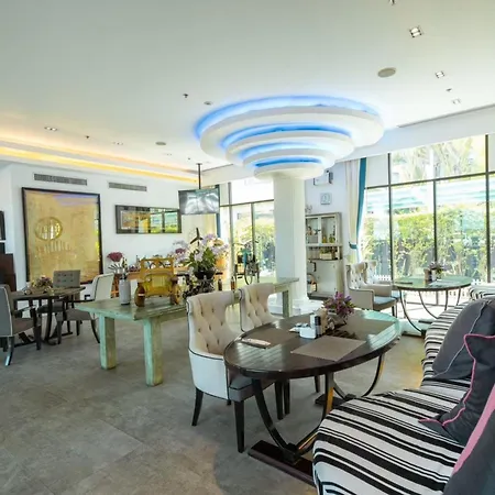 Wave Hotel Pattaya-3