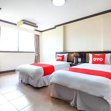 Oyo 383 White Inn Hotel-3