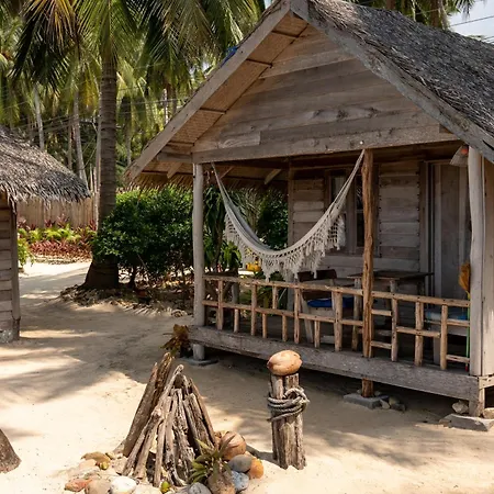 Castaway Beach Bungalows-2