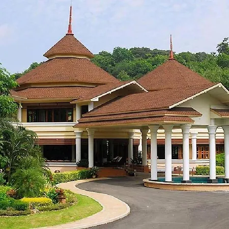 Hotel&Beach Bungalow at Lanta Resort-3