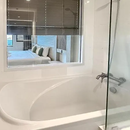 Ruean Phae Royal Park Hotel-2