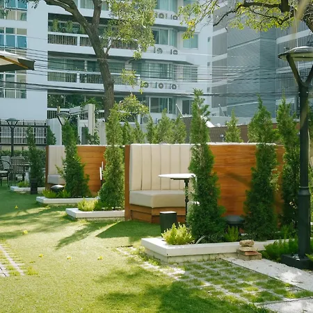Floral Court Hotel & Residence Sukhumvit 13-2