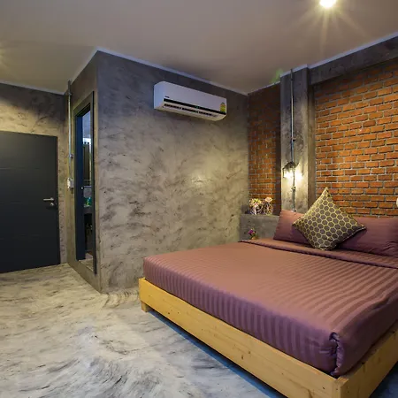 Na Siam Guesthouse-2