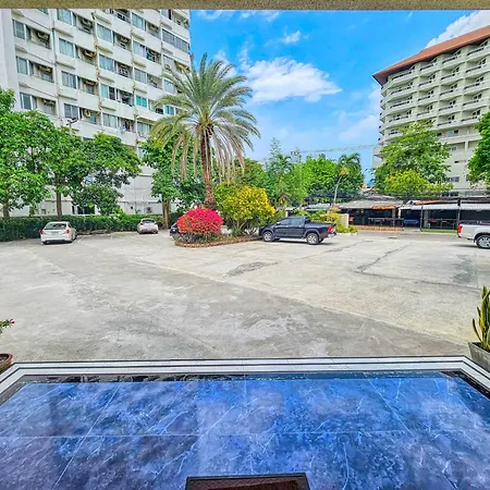 Mermaid Beach Resort - 100M To Beach, Saltwater Pool & Beergarden-2