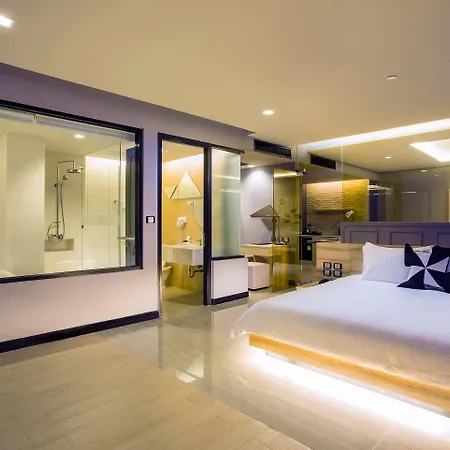 Tsix5 Phenomenal Hotel Pattaya-3