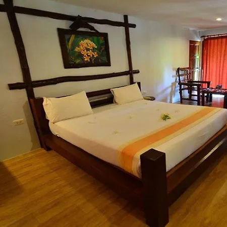 Alongkot Beach Resort-2