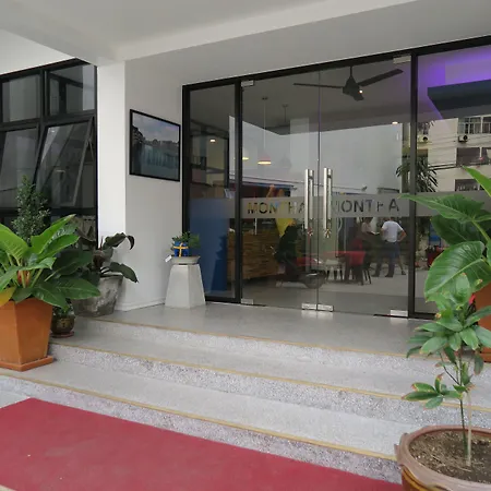 Hotel Montha-3