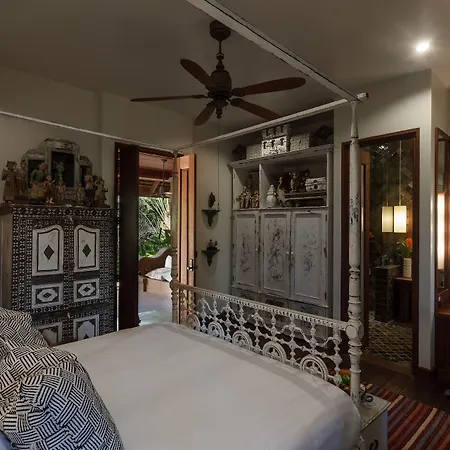 Howie'S Homestay-3