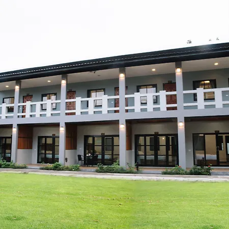 Billabong Hotel And Cafe-2