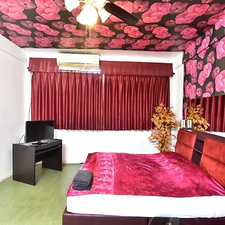 Maxwell Inn-2