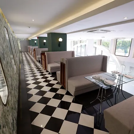 Justice Hotel-2