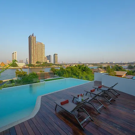 We Hotel Riverfront-2