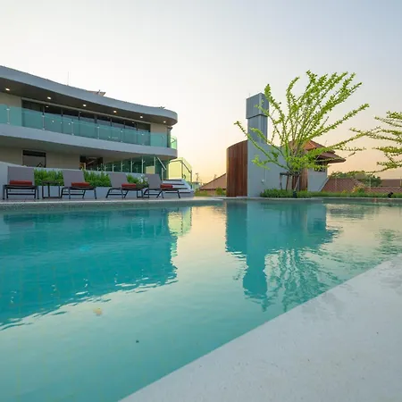 We Hotel Riverfront-3
