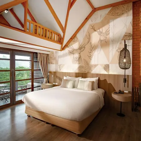 Issara Boutique Winery Hotel-3