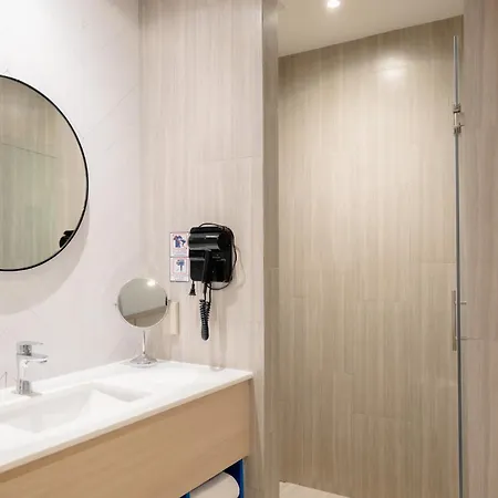 Brighton Grand Hotel & Convention Pattaya-3
