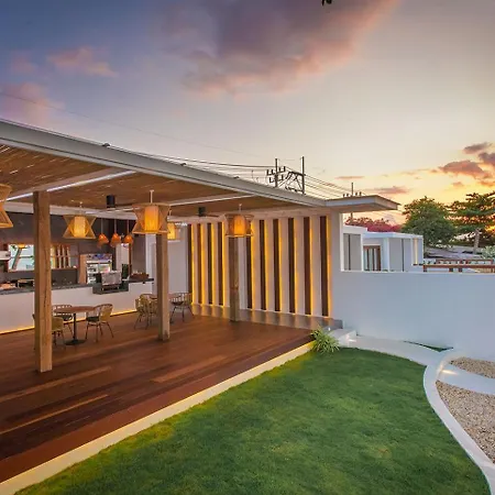 White Whale Beachfront Pool Villa-2