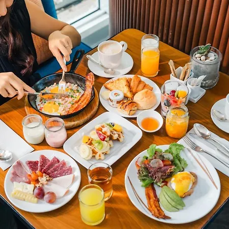 Dusit Suites Hotel Ratchadamri, Bangkok-2