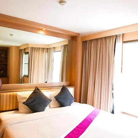Best Comfort Bangkok Hotel-3