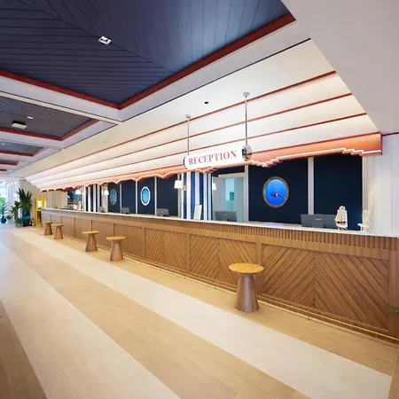 The Cruise Hotel-3