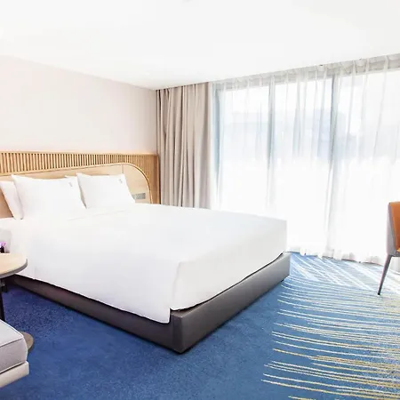 Holiday Inn Express & Suites Bangkok Central Pier By Ihg-2