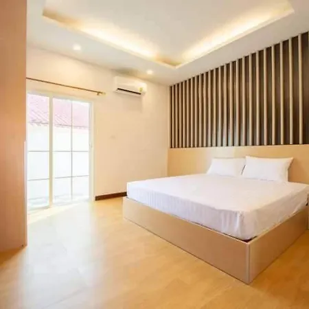 Secret Hotel-2