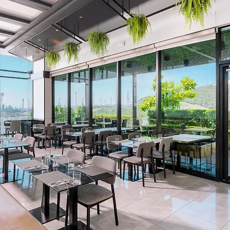 Holiday Inn & Suites Siracha Laemchabang By Ihg-2