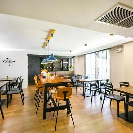 Kitzio House Hotel Huai Kwang-2