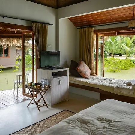 The Blue Sky Resort@ Koh Payam-2