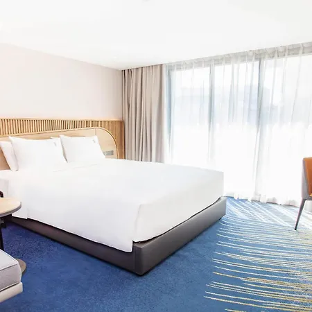 Holiday Inn Express & Suites Bangkok Central Pier By Ihg-3