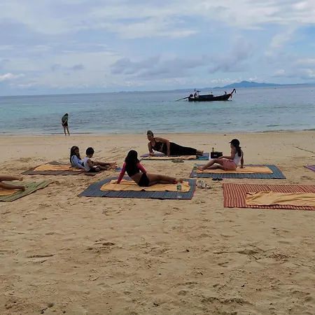 Phi Phi Relax Beach Resort-3