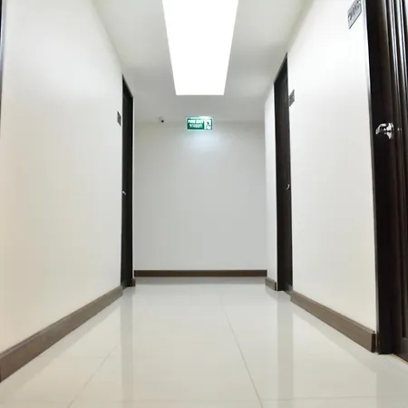 White House Asoke Sukhumvit 18-2