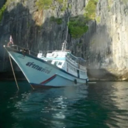 Maya Bay Sleepaboard Resort-3