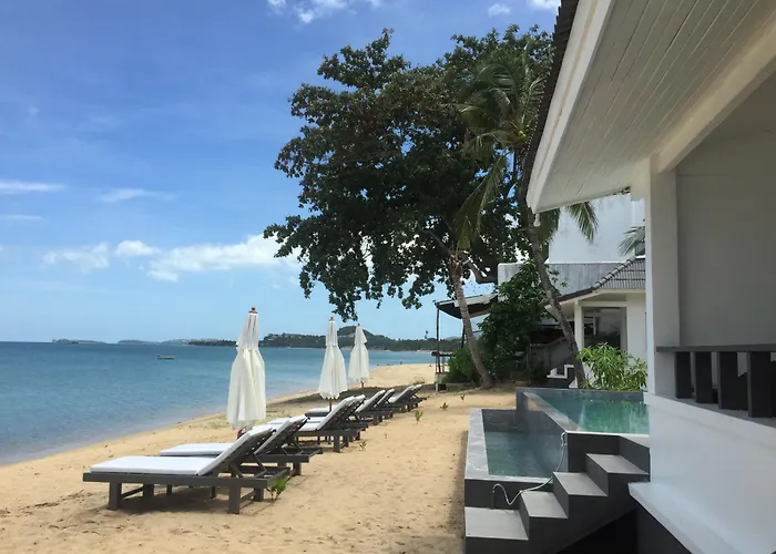 The Cosy Maenam Beach Resort