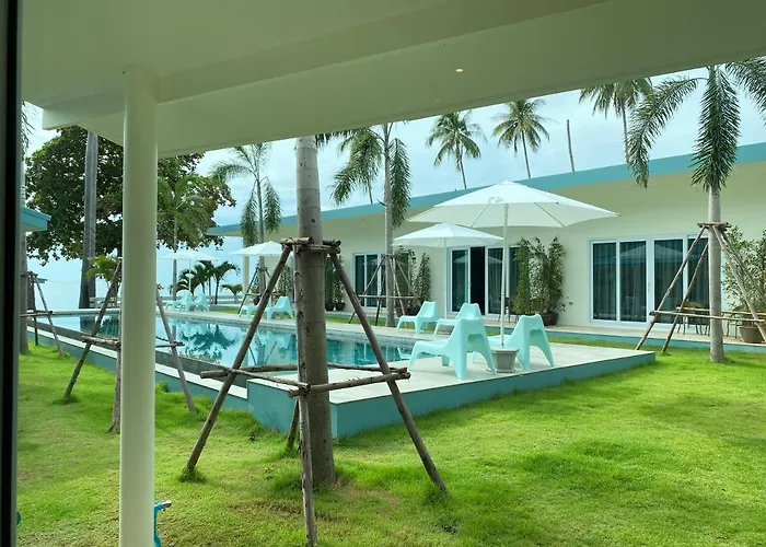 Le Petit Saint Tropez Beach Resort Khanom