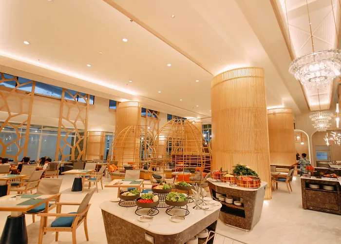 Hotel Andaman Embrace Patong, Phuket
