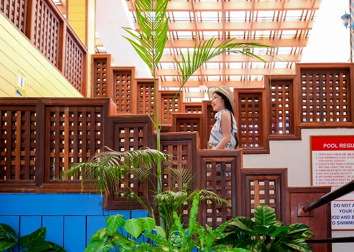 Days Inn By Wyndham Beach