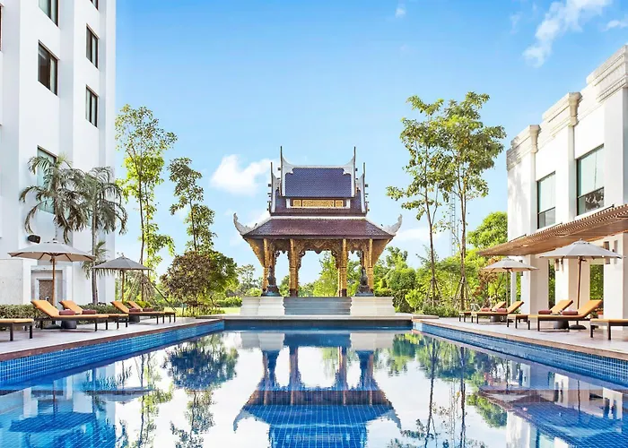Mida Grande Dhavaravati Nakhon Pathom - Sha Plus
