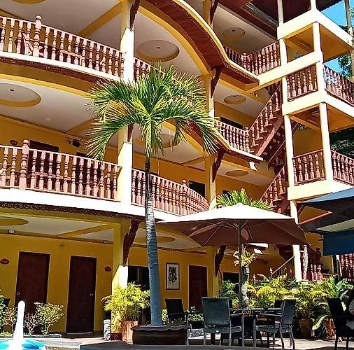 Phratamnak Inn Hotel & Guesthouse - 100 Mtr From The Beach