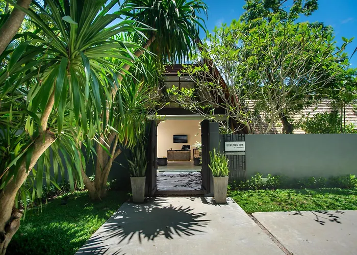 Le Meridien Phuket Mai Khao Beach Resort
