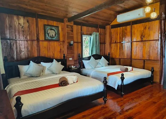 Kohjum Seafront Resort Koh Jum