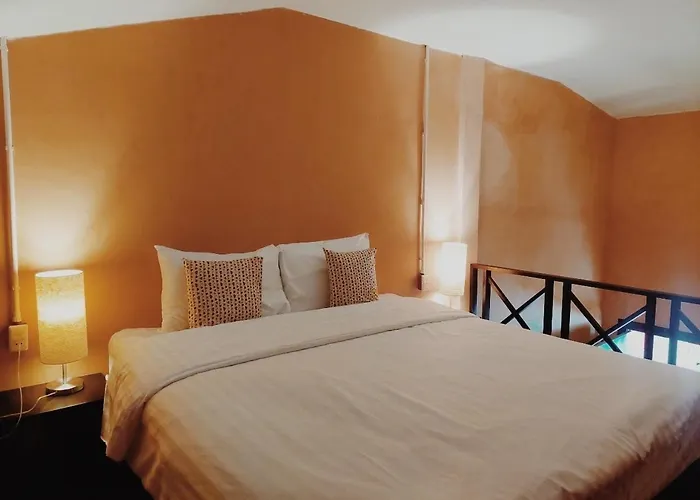 Retro Box Hotel Chumphon